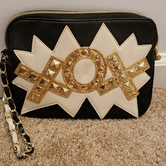 Betsey Johnson wristlet - Picture 1 of 2